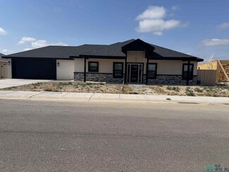 1236 Bella Vita Dr, Roswell, NM 88201