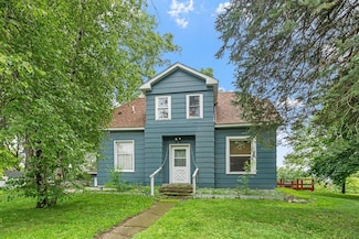 455 Bluff St NE, Hutchinson, MN 55350