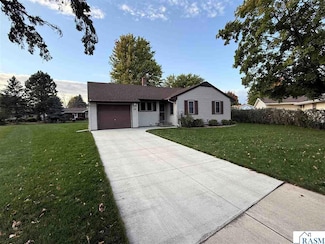 135 Bianchi Dr, New Ulm, MN 56073