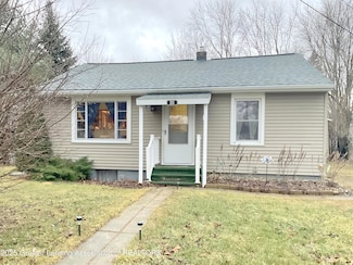 201 W 3rd St, Charlotte, MI 48813
