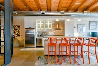 35 Channel Center St Unit 206, Boston, MA 02210