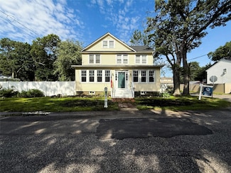 64 Vernon Ave, Mastic, NY 11950