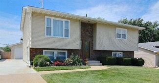 1768 St George Dr, Schererville, IN 46375