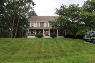 12 Hampton Ct, East Walpole, MA 02032