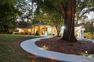 4415 Curtiswood Cir, Nashville, TN 37204