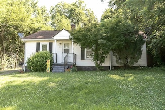 417 E Lyon St, Morganfield, KY 42437