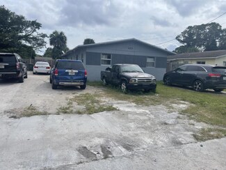 422 N 18th St, Fort Pierce, FL 34950