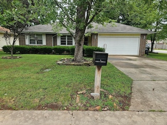 3459 W Camelot St, Springfield, MO 65807