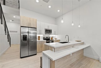 4433 NW 9th St, Plantation, FL 33317