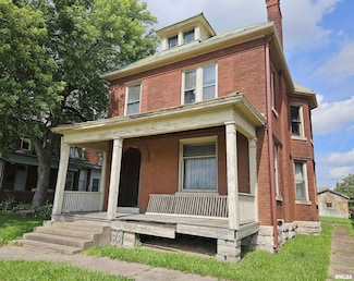 710 N 12th St, Quincy, IL 62301