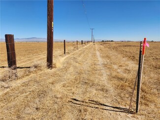 1 AC 72nd St W, Lancaster, CA 93536