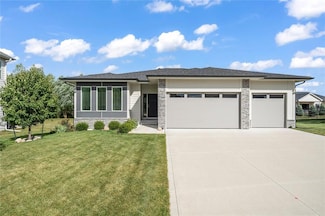 855 NE Bobcat Dr, Waukee, IA 50263