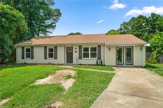 15 Old Church Cir, Portsmouth, VA 23703