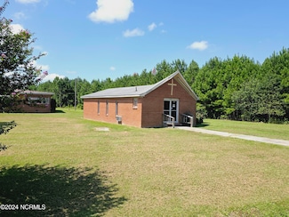 1814 Hickory Grove Rd, Williamston, NC 27892
