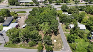 2109 School St, Ocean Springs, MS 39564
