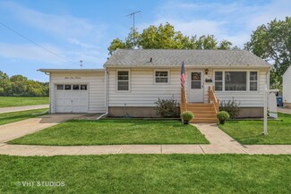 563 E Edwards Ave, East Dundee, IL 60118