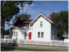2121 S Lakeport St, Sioux City, IA 51106