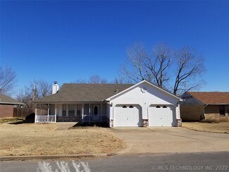 7 W Ridge Way, Bristow, OK 74010
