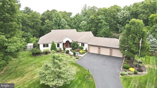 76 Shea Dr, Mohnton, PA 19540