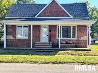 310 W Oak St, West Frankfort, IL 62896