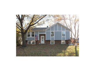 735 S 6th St, Edwardsville, KS 66111