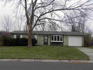 116 S Ivy Ln, Butler, IN 46721