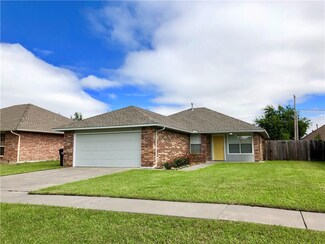1717 Queensbury Rd, Moore, OK 73160