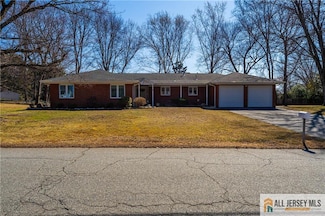 7 Madaline Dr, Edison, NJ 08820
