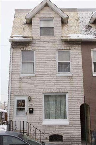 1737 Pear St, Reading, PA 19601