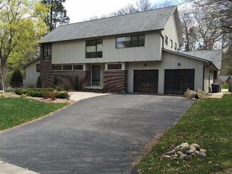 1035 Heather Way, Ann Arbor, MI 48104