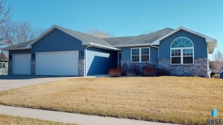 531 Copper Mountain Cir, Brookings, SD 57006