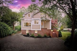 920 Shore Rd, Cape Elizabeth, ME 04107