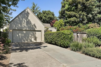 110 Calle Merlot, Sonoma, CA 95476