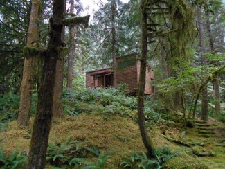 6937 Baker Cir, Deming, WA 98244