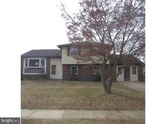 10 Timber Creek Rd, Stratford, NJ 08084