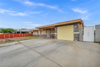 54 Del Amo Dr, Las Vegas, NV 89110