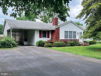 2200 Cottonwood Dr, Vineland, NJ 08361