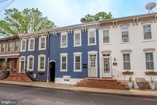 27 Swan St, Lambertville, NJ 08530