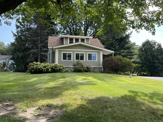 484 Wattles Rd N, Battle Creek, MI 49014