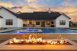 479 Brown Rd, McDade, TX 78650