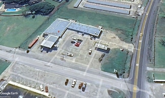 933 Clubside Dr, East Bernard, TX 77435