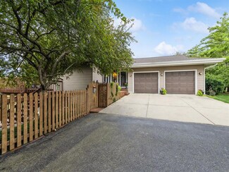 900 1st St E, Altoona, IA 50009