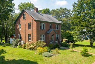368 Brighton Ave, Portland, ME 04102