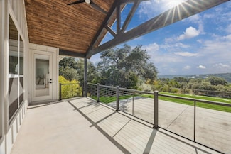 2902 Summit Dr, Canyon Lake, TX 78132