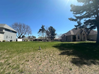 1115 S 21st St, Escanaba, MI 49829
