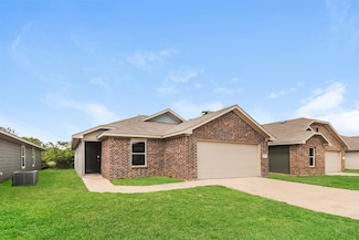 467 Bobbie St, Mabank, TX 75147