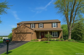 19479 Scenic Harbour Dr, Northville, MI 48167