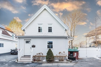 12 Warren Place, Lynn, MA 01902