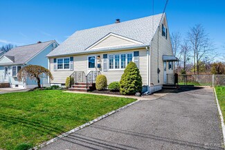 8 Pupek Rd, South Amboy, NJ 08879