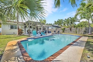 371 NE 41st St, Oakland Park, FL 33334